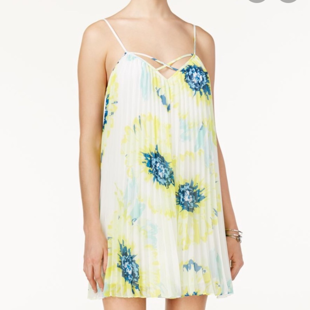 Guess temperly pleated yellow floral dress size XS